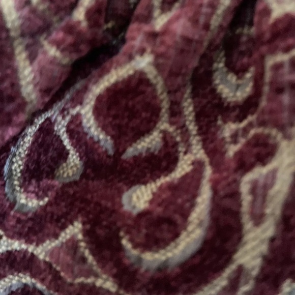 NWT Isabella Fiore Heirloom Bloom Kelsey Frame Ruby Carpet. - Picture 7 of 13